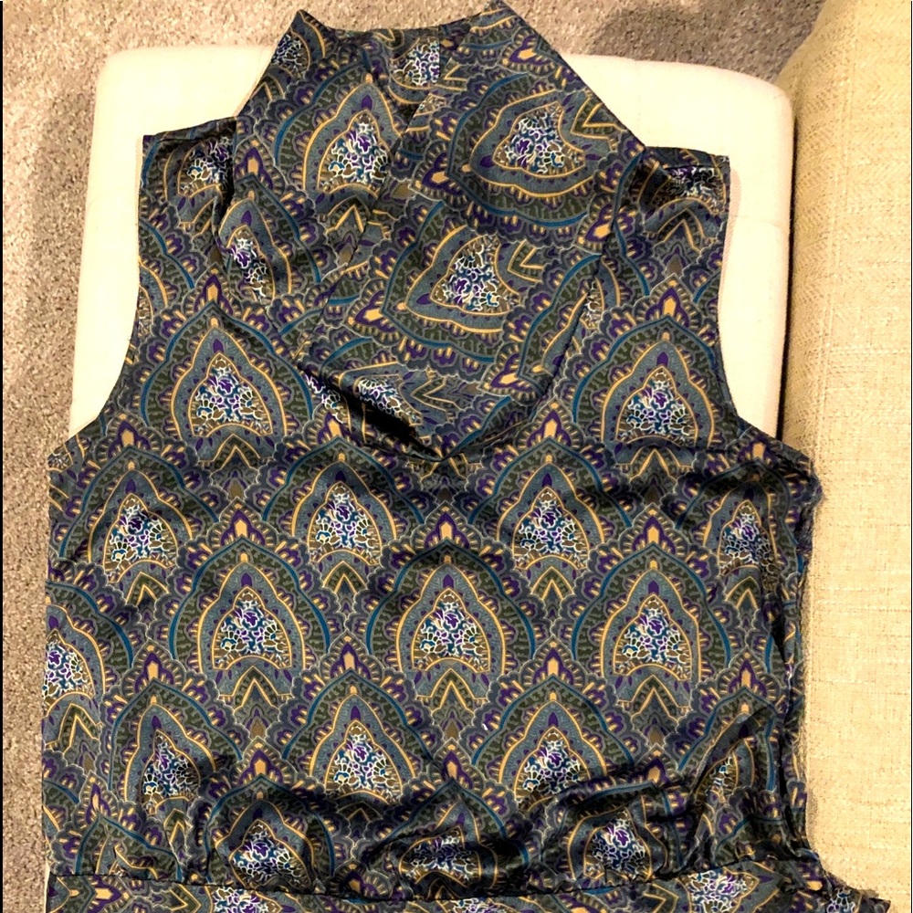 Sleeveless BR Paisley dress top